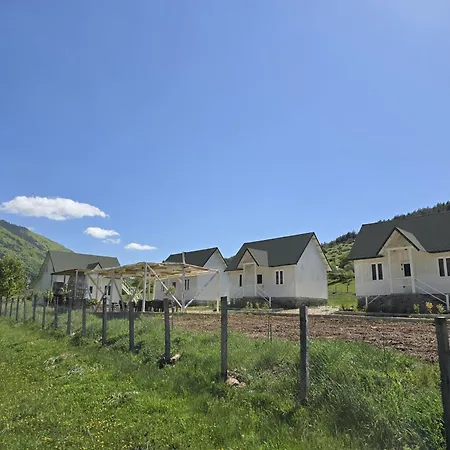 Villaggio Lura Penzion *